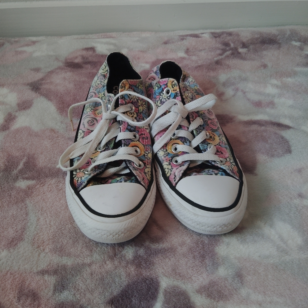 Converse Chuck Taylor Floral Sneakers - Picture 3 of 6